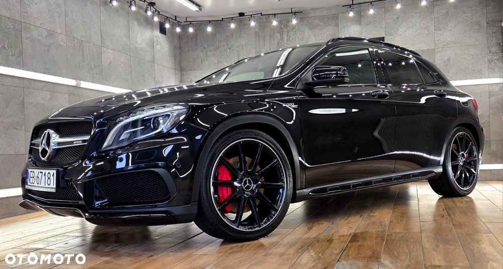 Mercedes-Benz GLA - 4