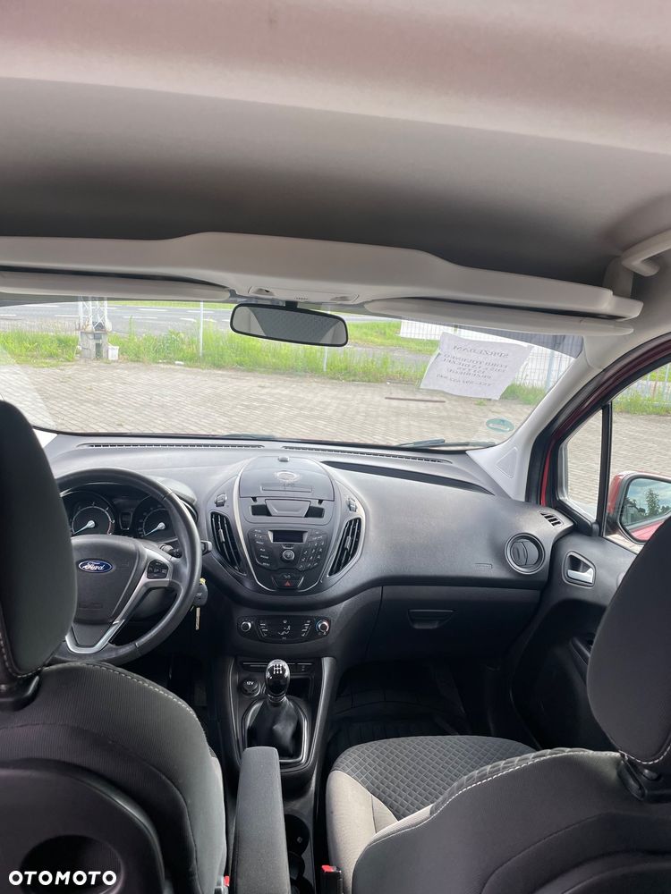 Ford Tourneo Courier - 17