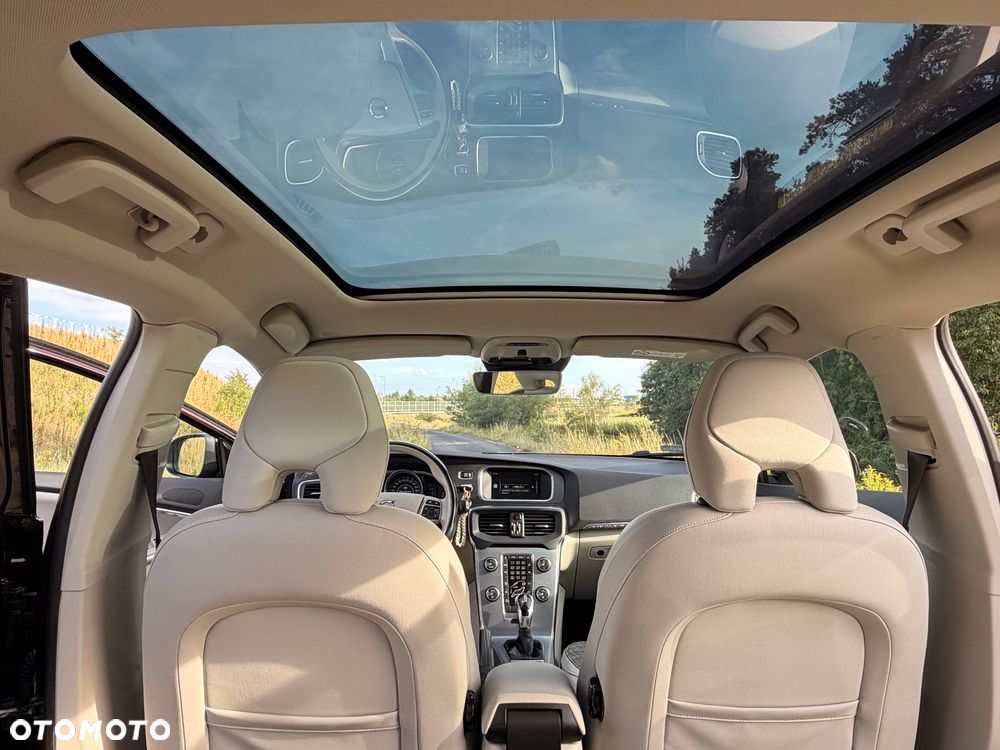 Volvo V40 Cross Country T3 Drive-E Momentum - 9