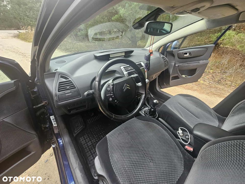 Citroën C4 1.6 16V Confort - 6