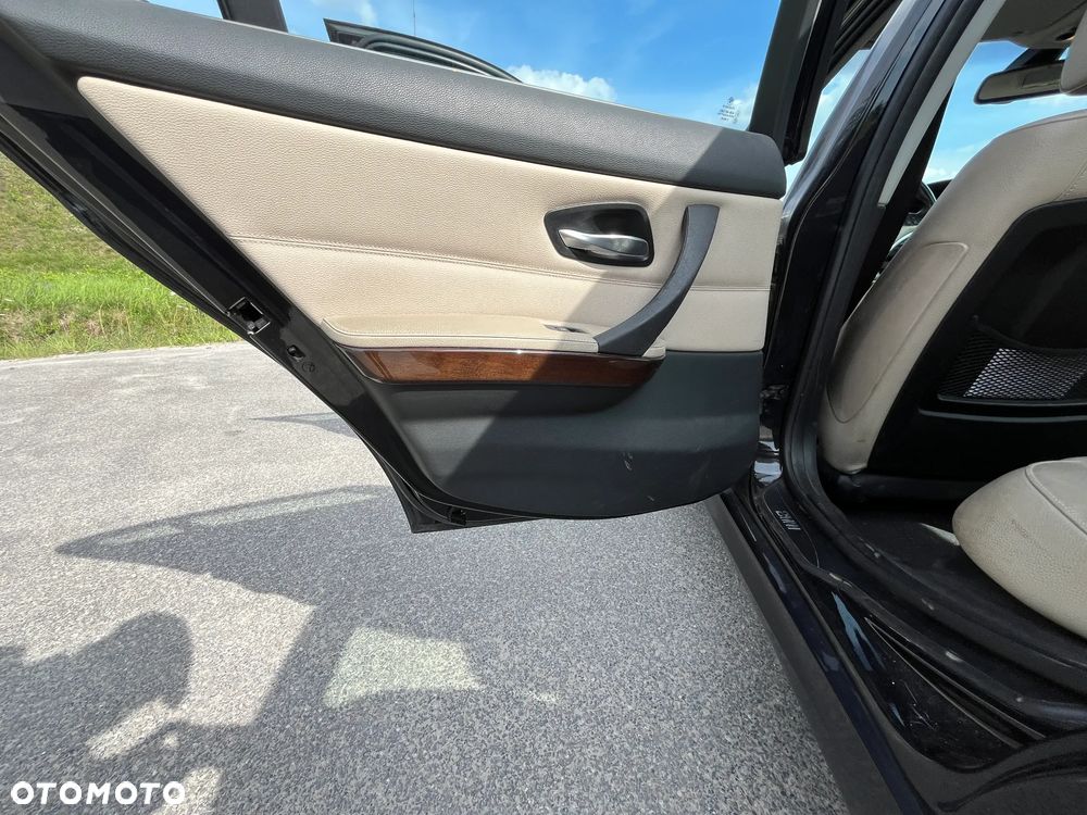 BMW Seria 3 - 36