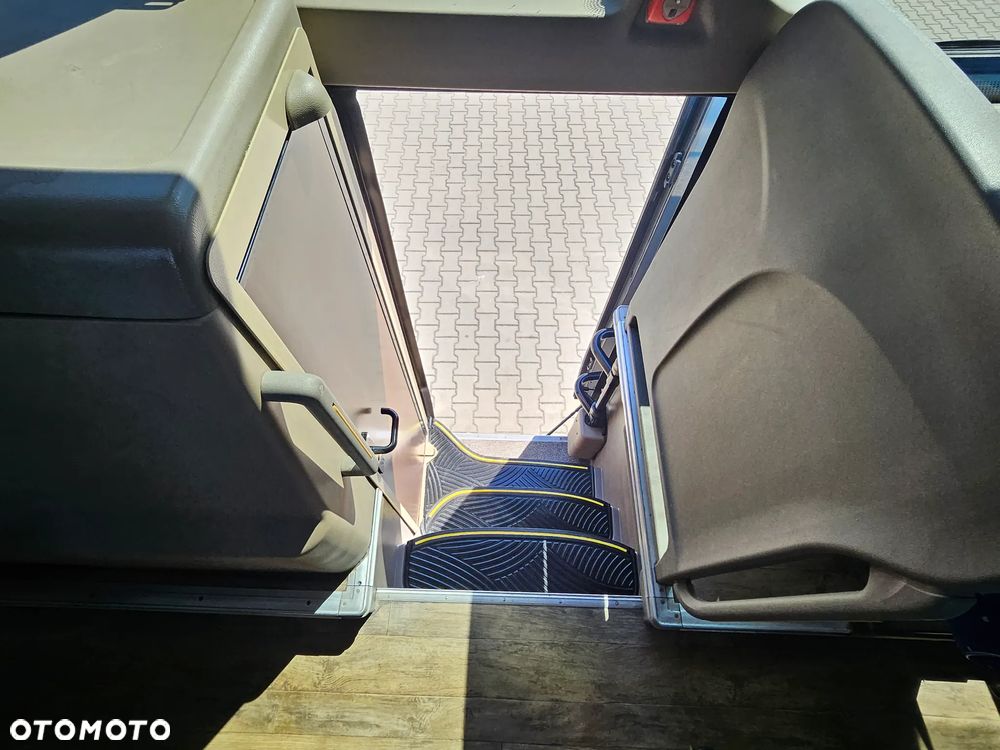 Iveco MAGELYS HD / SPROWADZONY/ MANUAL/ WC / EURO 6 - 33
