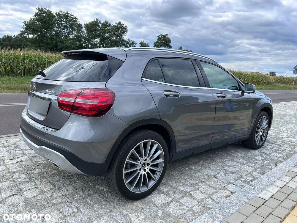 Mercedes-Benz GLA 250 4Matic 7G-DCT UrbanStyle Edition - 7