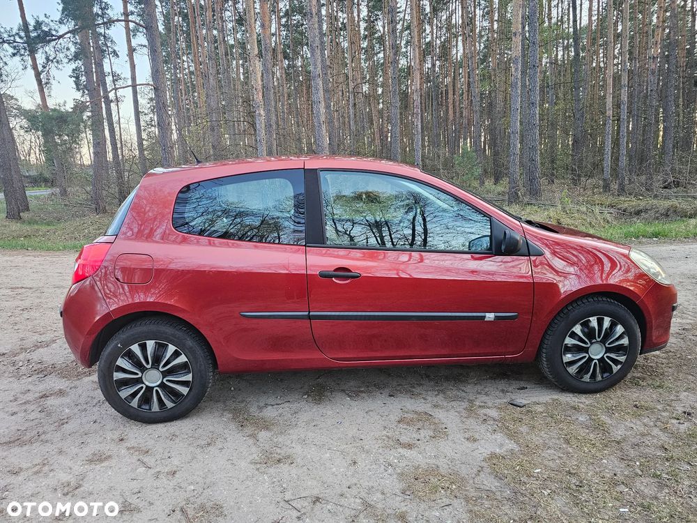 Renault Clio - 18
