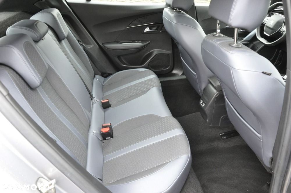 Peugeot 2008 1.2 PureTech Allure S&S EAT8 - 11