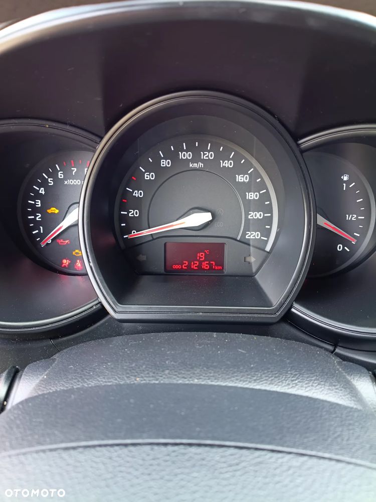 Kia Rio - 10