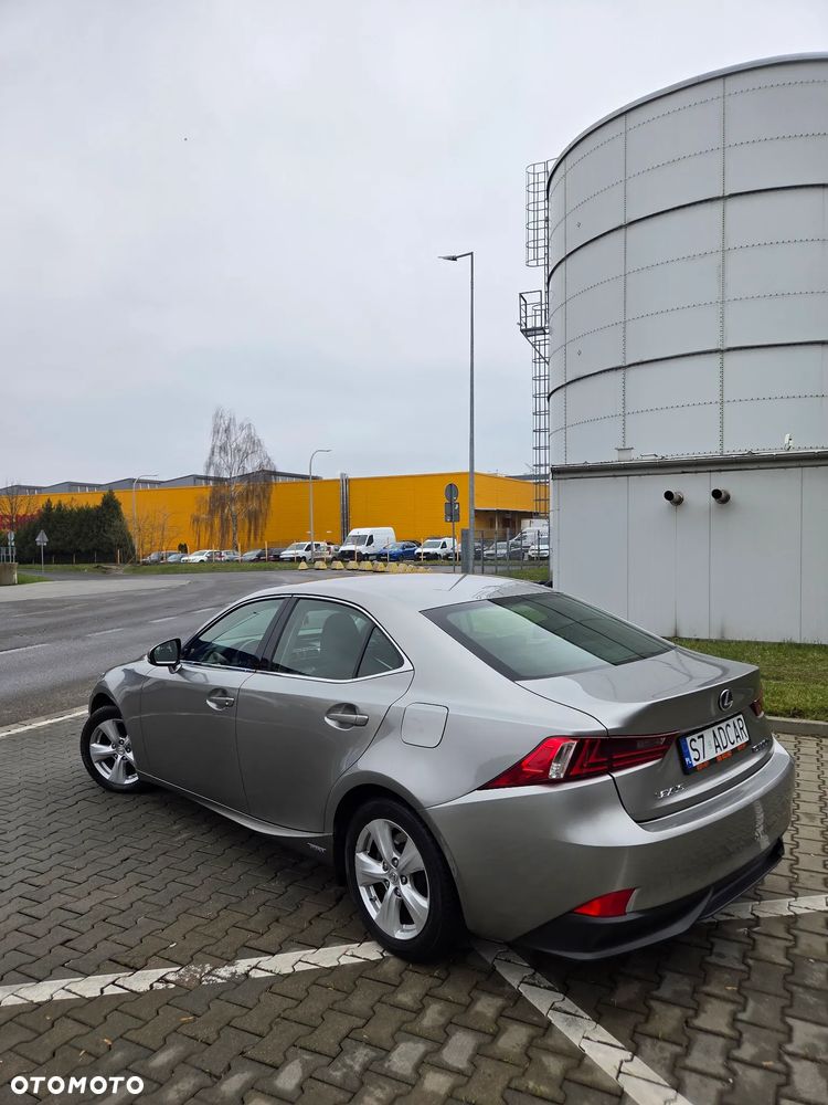 Lexus IS 300h Elite - 34