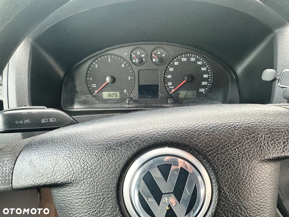 Volkswagen TRANSPORTER T5 BRYGADÓWKA - 18