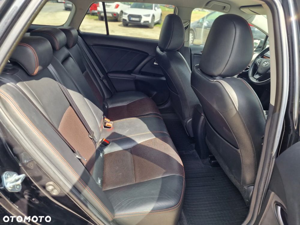 Toyota Avensis 2.0 D-4D Selection - 25