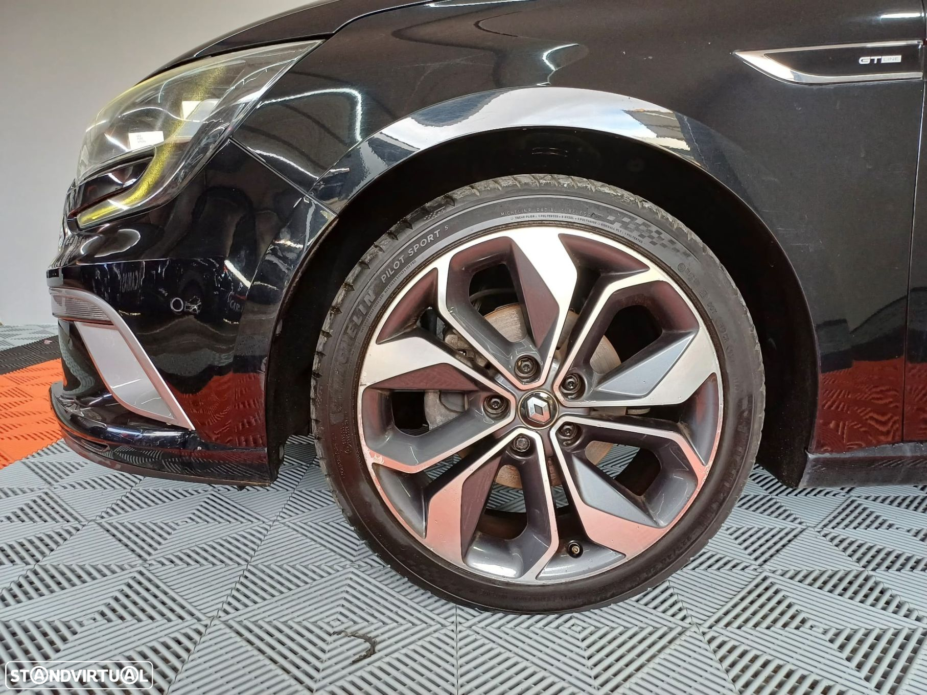 Renault Mégane 1.2 TCE GT Line J18 - 8