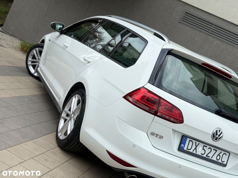 Volkswagen Golf - 32