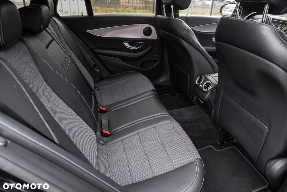 Mercedes-Benz Klasa E 220 d Business Edition 9G-TRONIC - 35