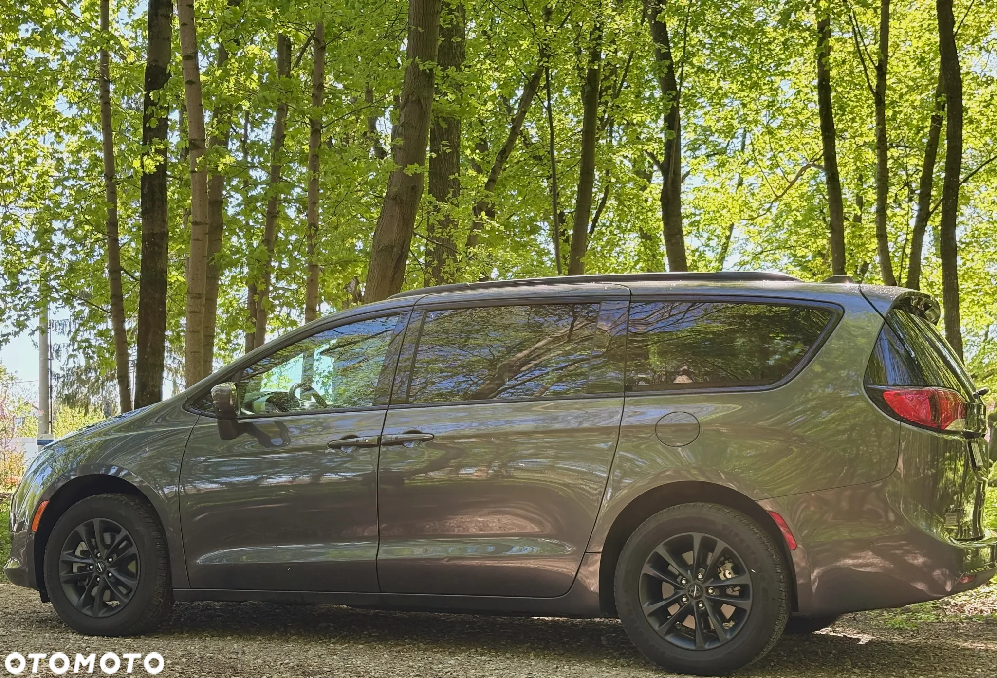 Chrysler Pacifica - 11