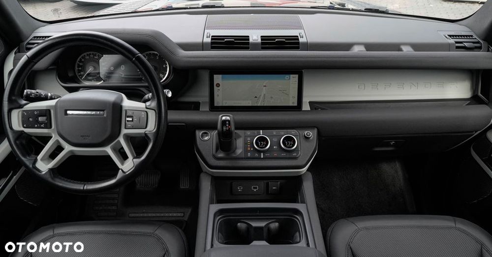Land Rover Defender - 15