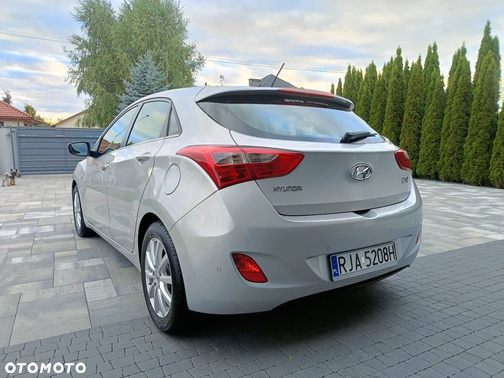 Hyundai i30 blue 1.6 CRDi YES Silver - 16