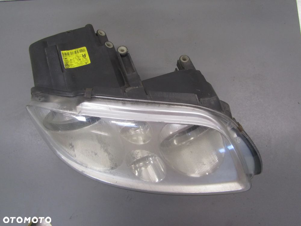 Reflektor Prawy Przód UK Volkswagen Caddy 2003- - 2