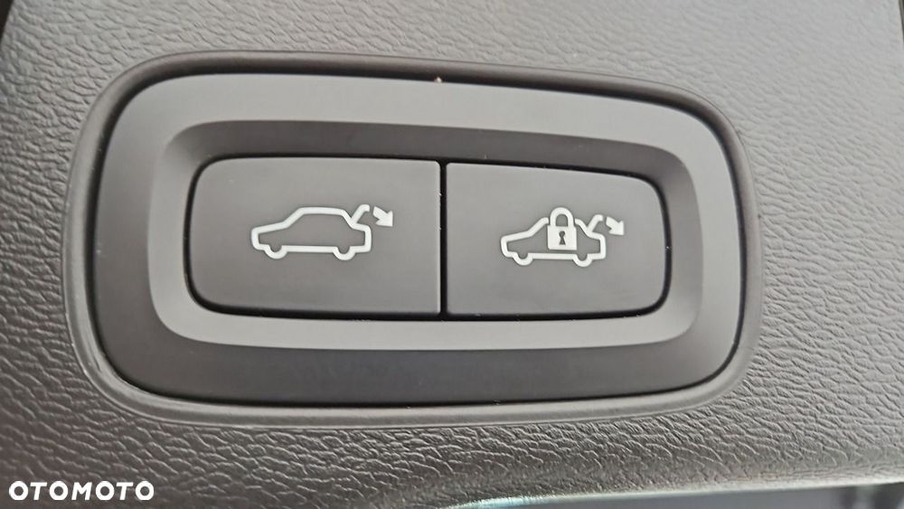 Volvo XC 60 B4 B Momentum Pro - 21