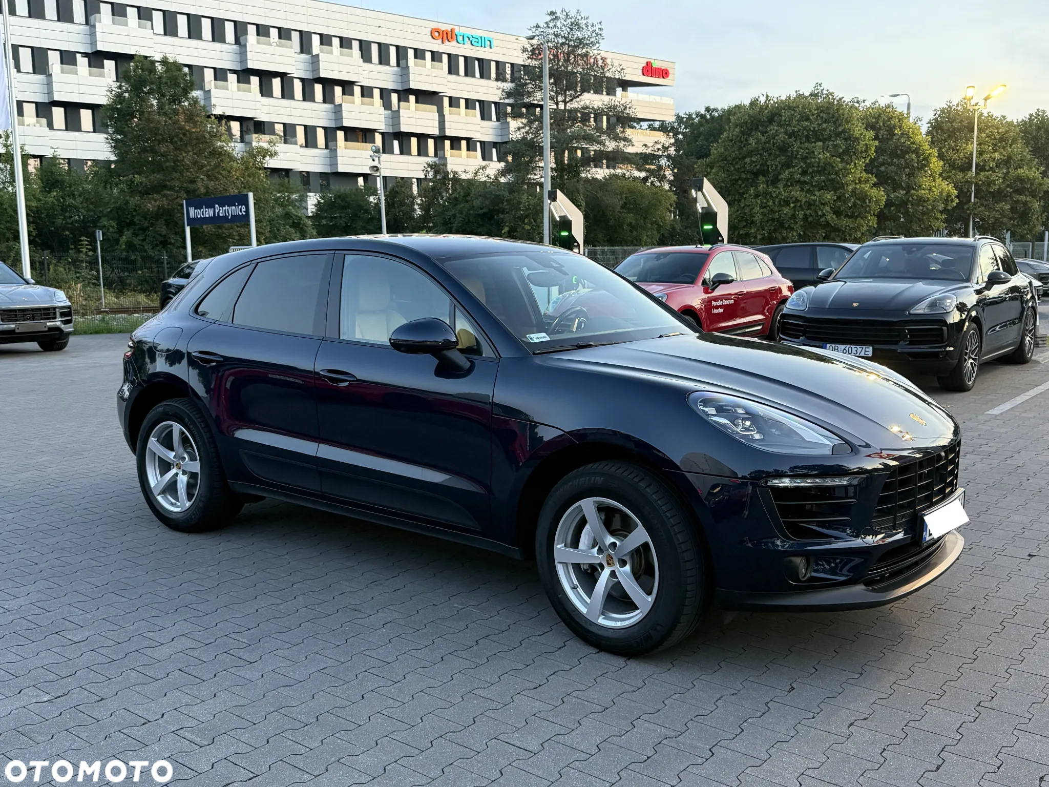 Porsche Macan Standard - 2