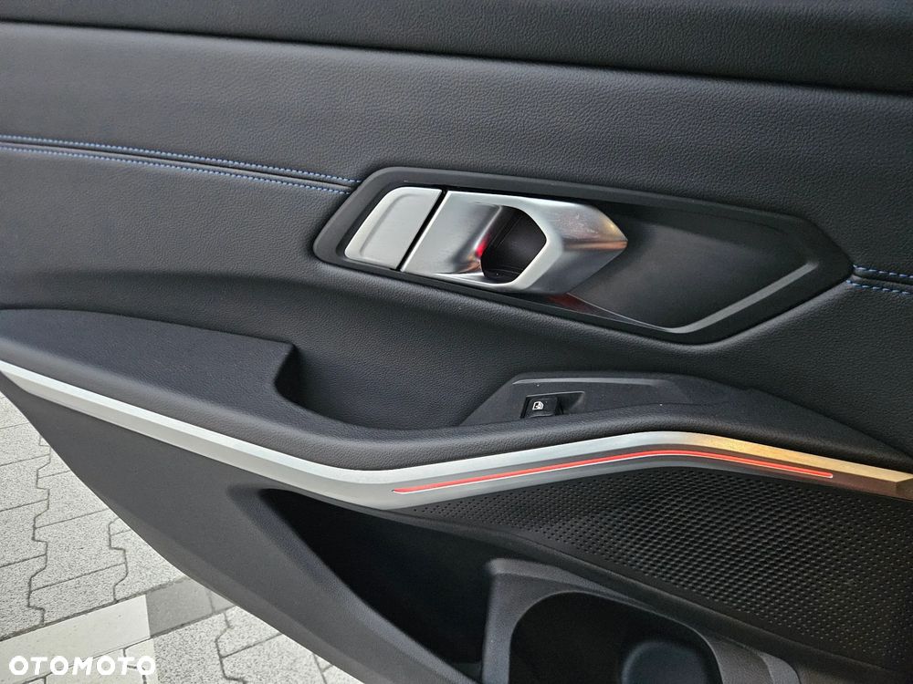 BMW Seria 3 320d xDrive MHEV M Sport sport - 14
