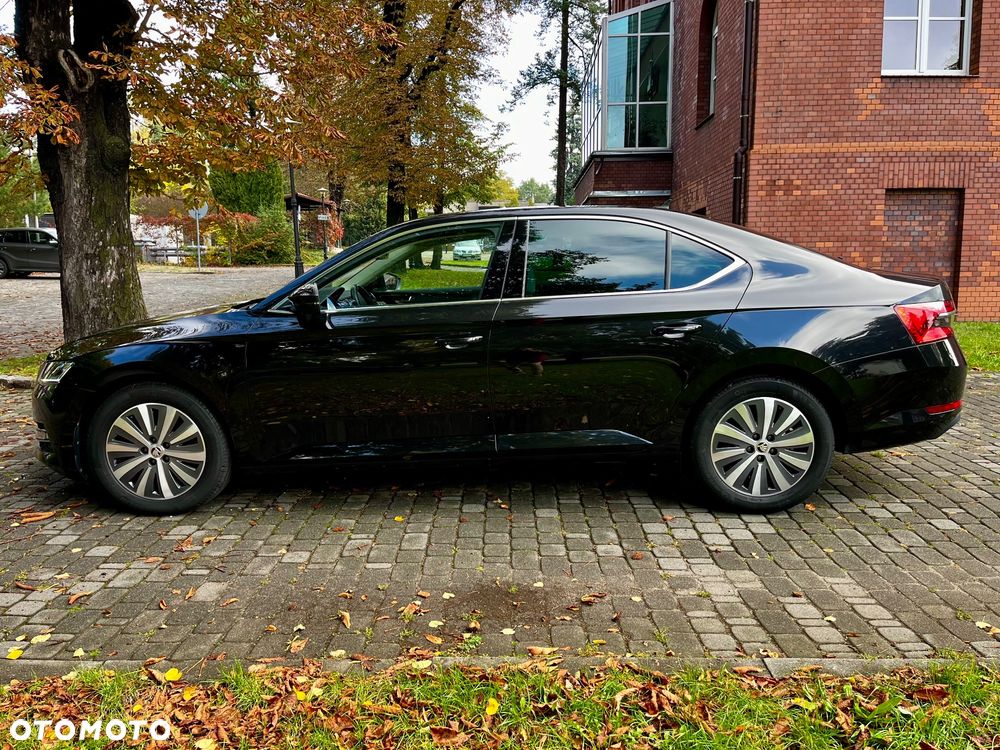 Skoda Superb 2.0 TDI SCR Style DSG - 5