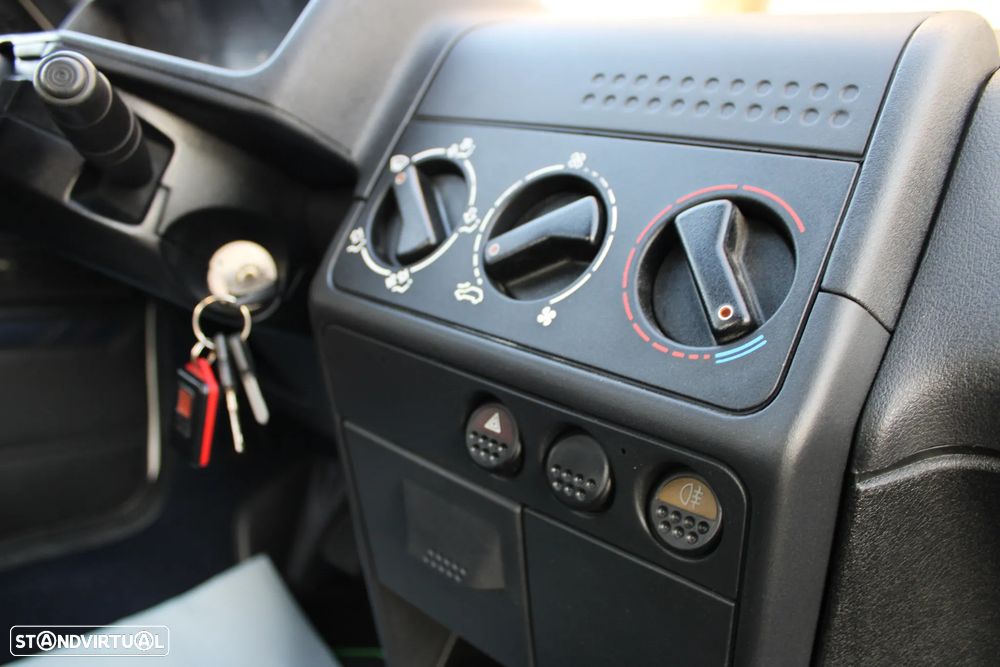 Peugeot 205 Cabrio 1.4 CT - 18