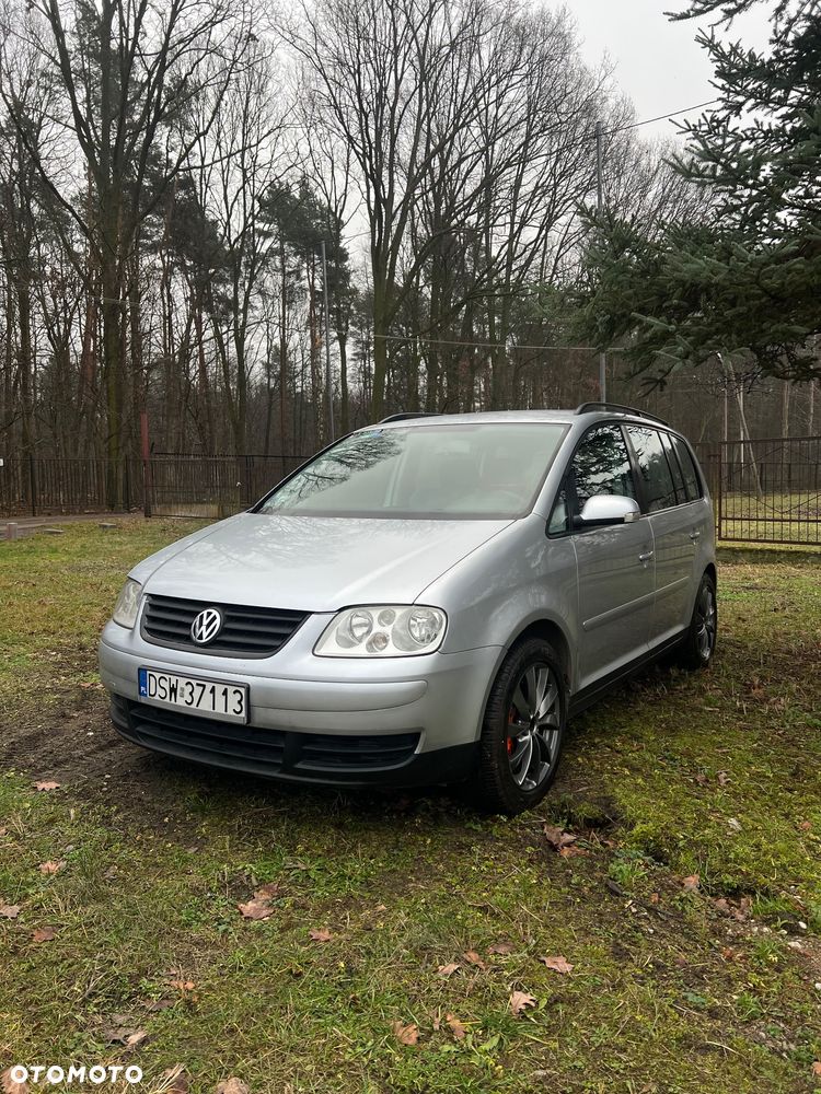 Volkswagen Touran - 1