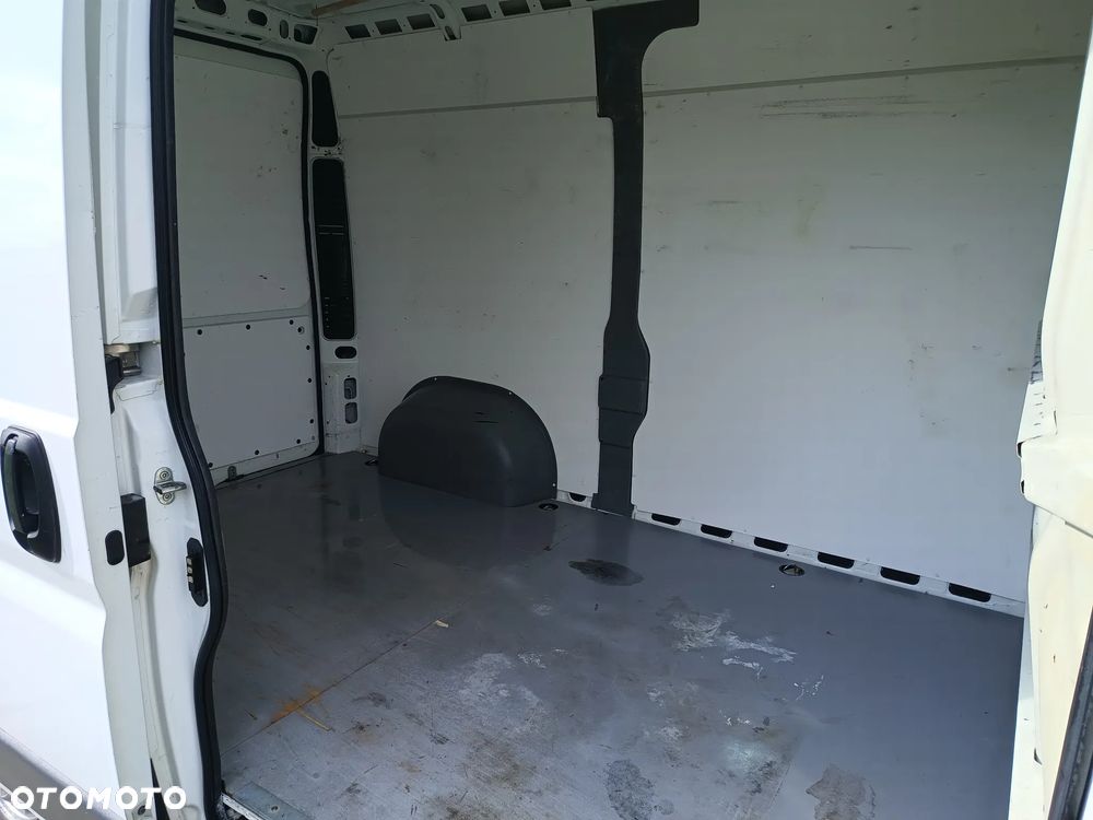 Peugeot Boxer 2.0 diesel 163kM, manual, końcówka 2016roku, WEBASTO, HAK, UDOKUMENTOWANY NIEWIELKI PRZEBIEG! 100% ORGINALNY LAKIER! AUTO SPRAWNE !! - 26