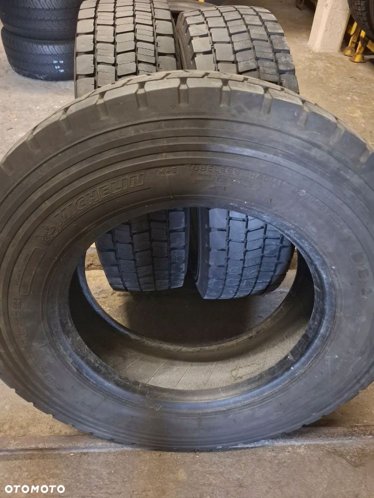 Michelin XDE2 215/75R17.5 126/124 M - 3