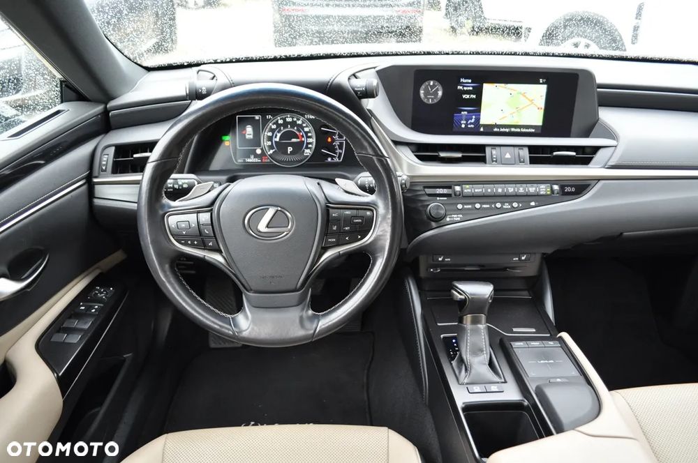 Lexus ES 300h Business Edition + - 23