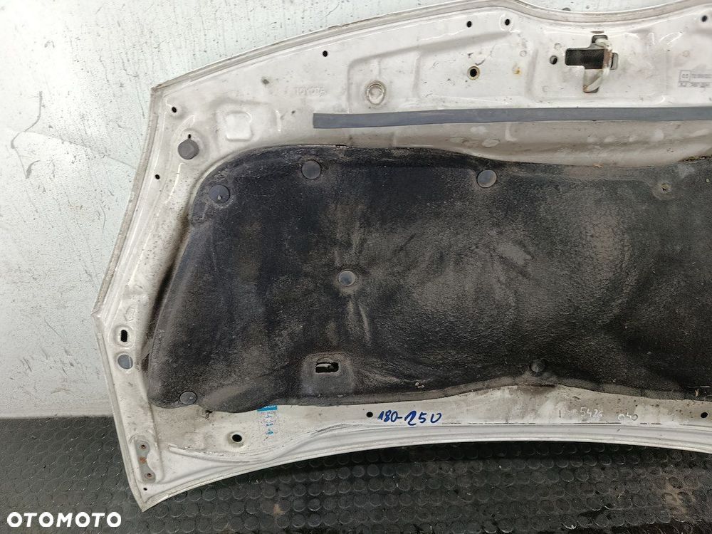 MASKA TOYOTA COROLLA VERSO II 040 - 7
