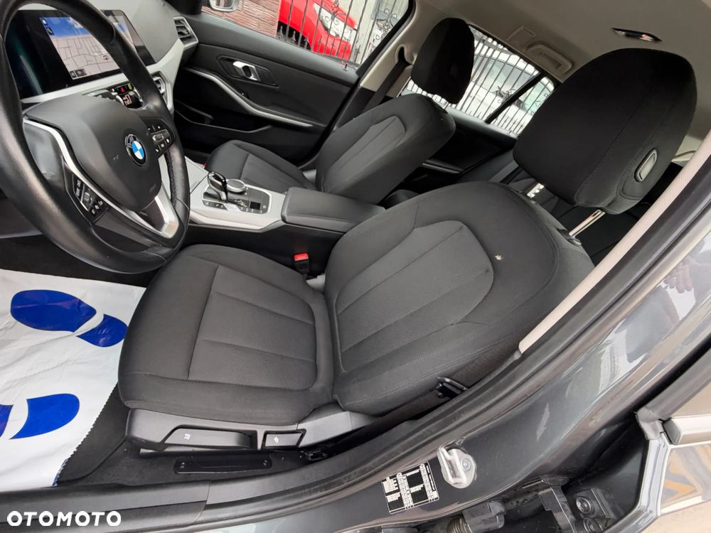 BMW Seria 3 318i Advantage - 11