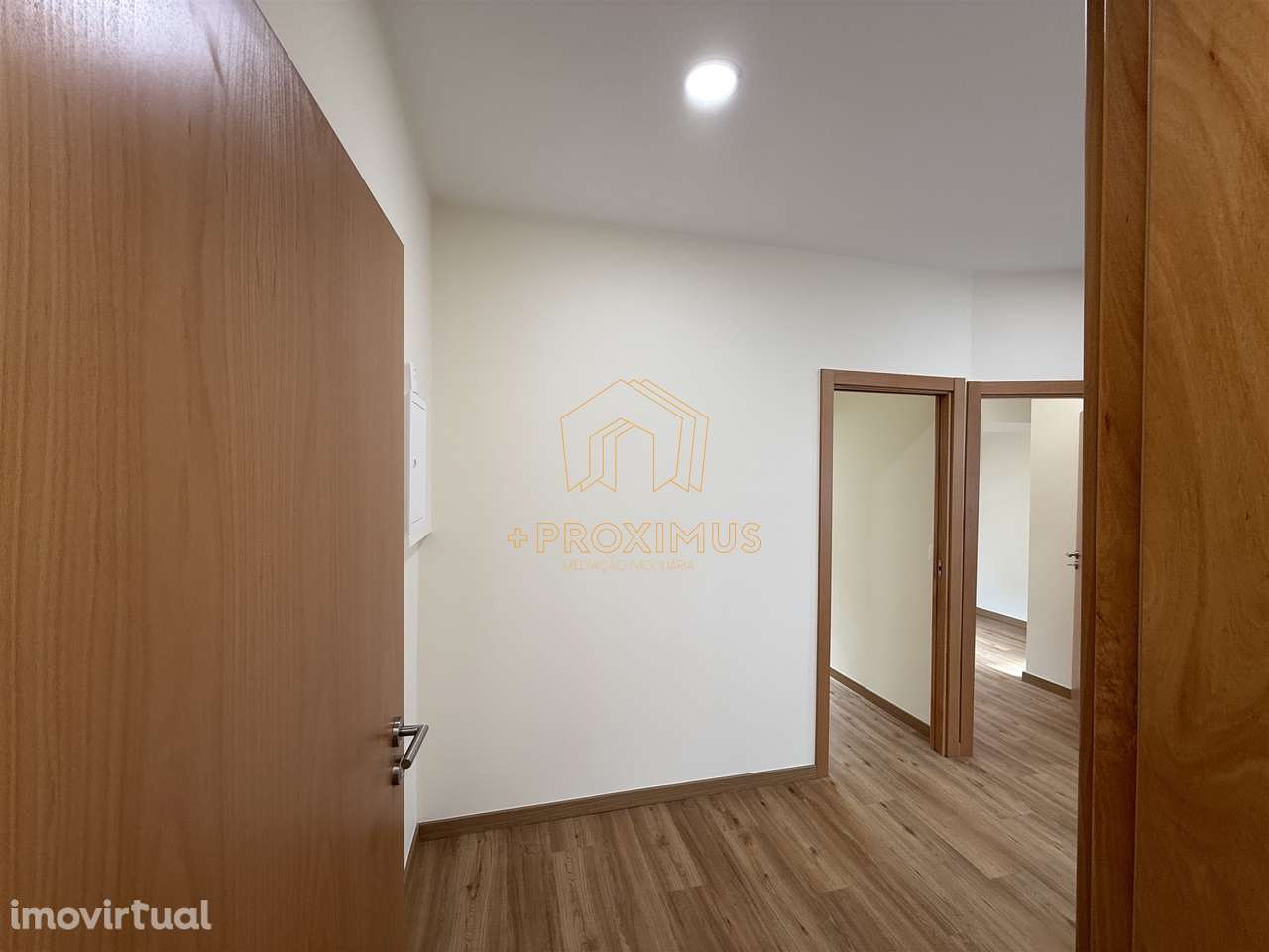 Moradia Geminada no Centro da Figueira da Foz- Dividida em 2 apartamen - Grande imagem: 2/28