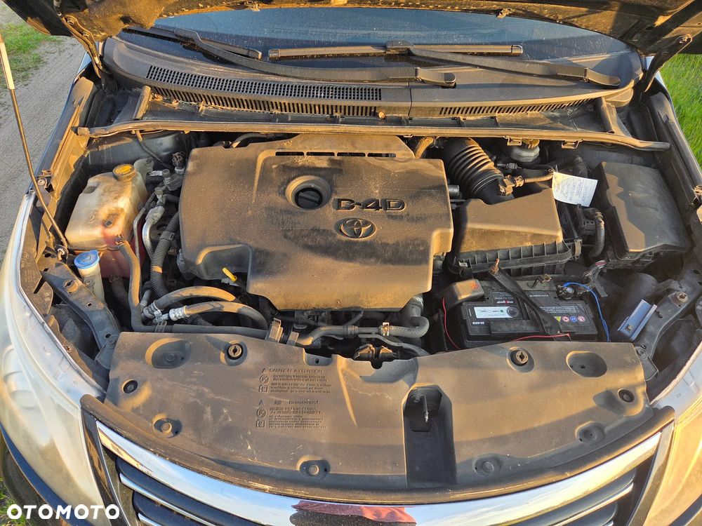 Toyota Avensis 2.0 D-4D Premium - 8