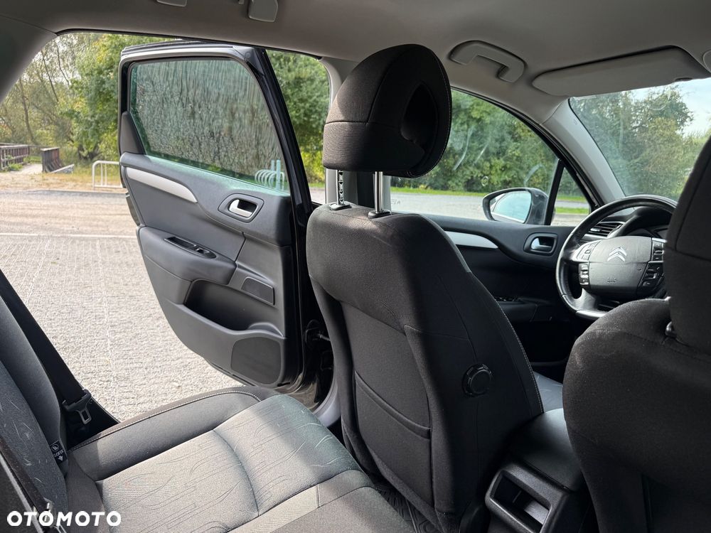 Citroen C4 2010 photo 4