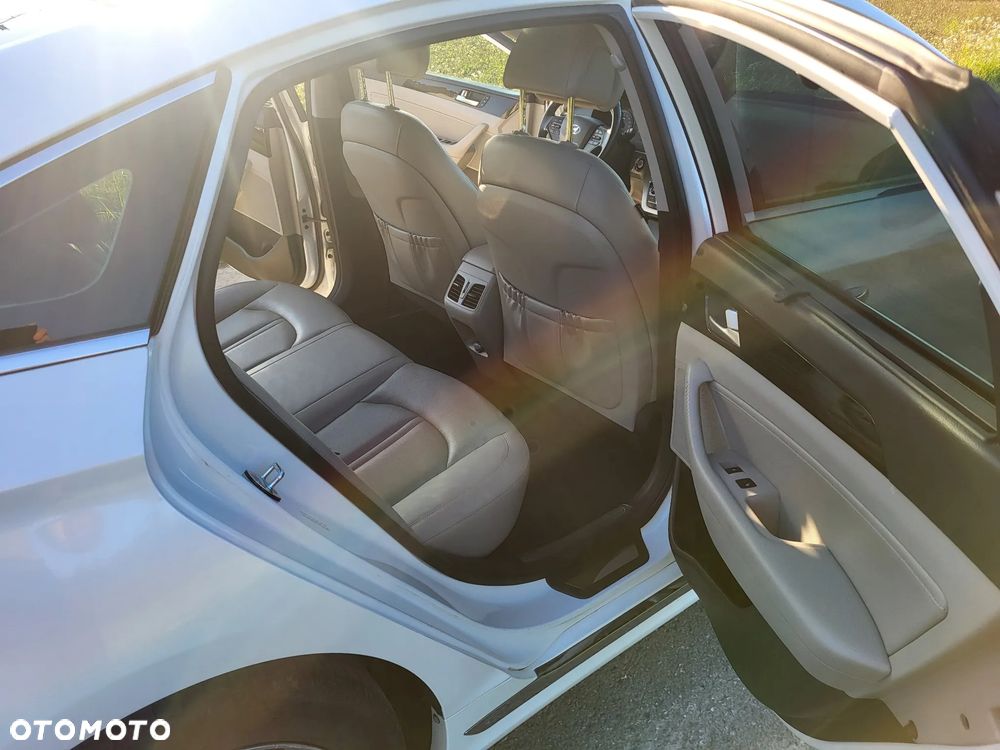 Hyundai Sonata - 15