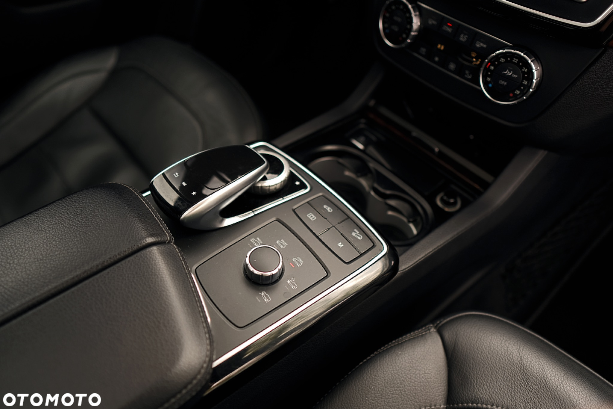 Mercedes-Benz GLS - 38
