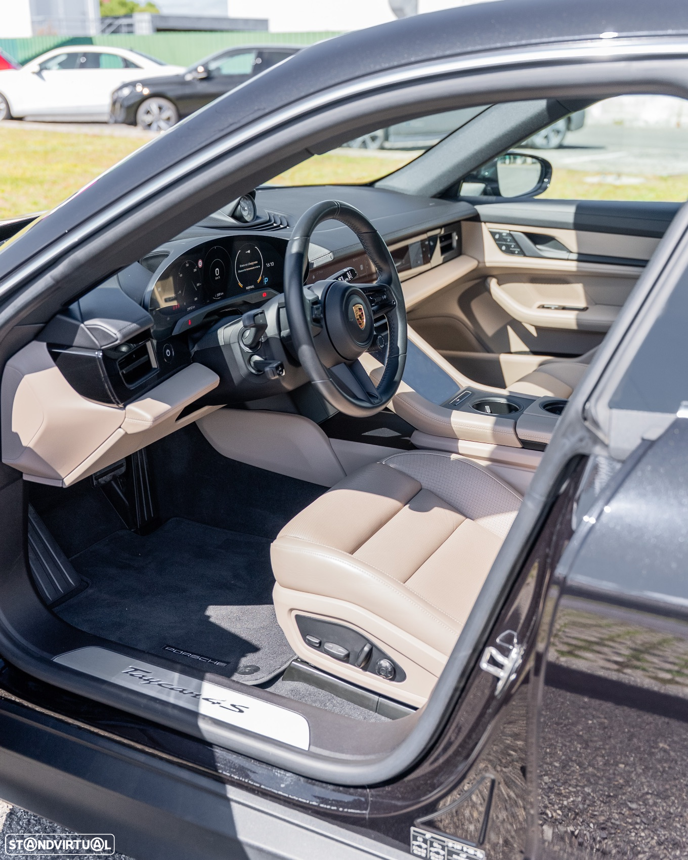 Porsche Taycan 4S - 13