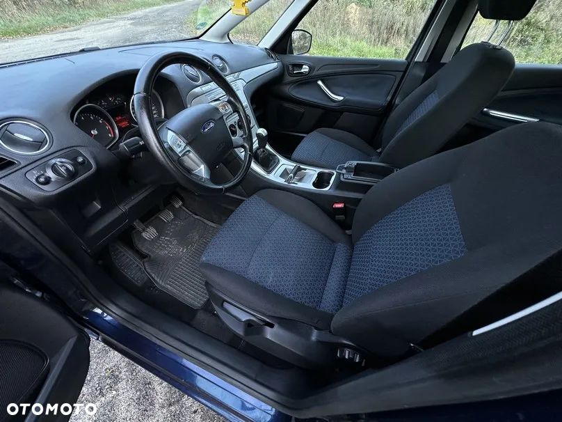 Ford S-Max - 9