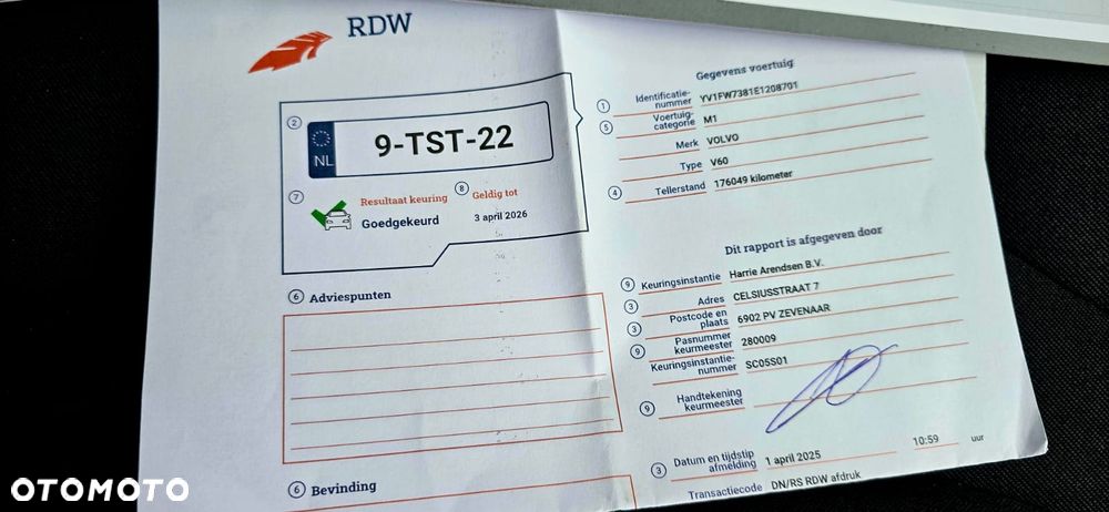 Volvo V60 D4 Momentum - 24