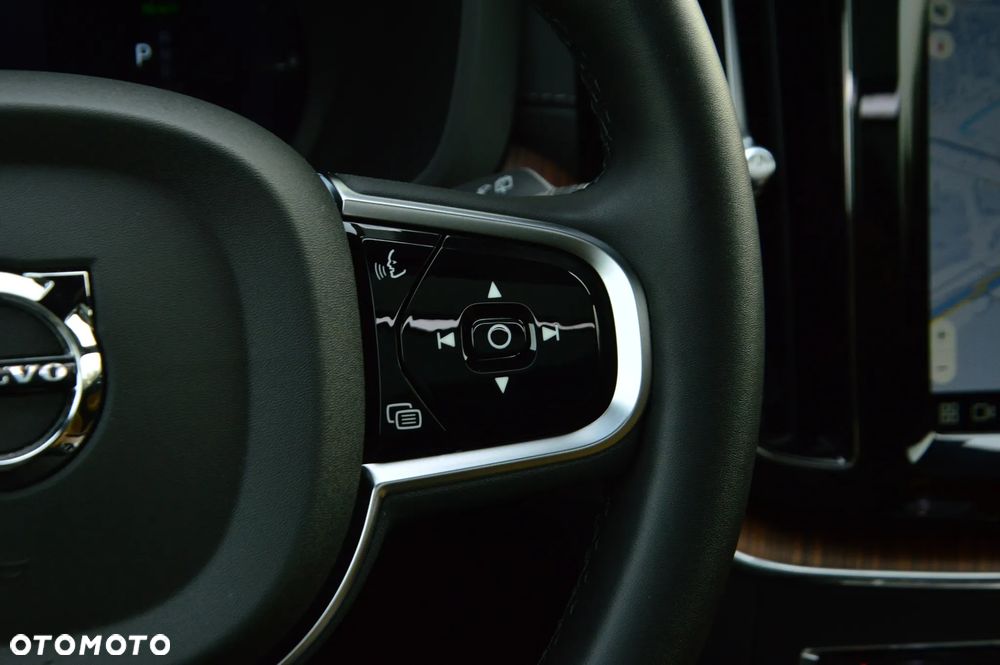 Volvo XC 60 T8 Plug-In Hybrid AWD Ultimate Dark - 29