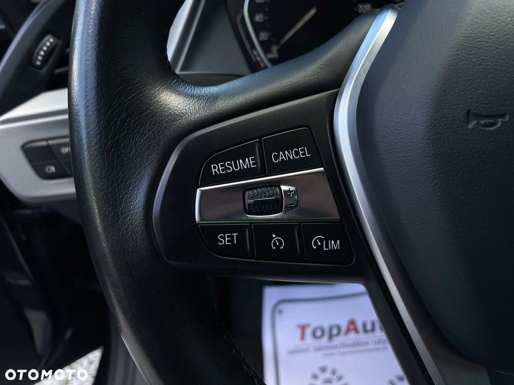 BMW Seria 2 218i - 24