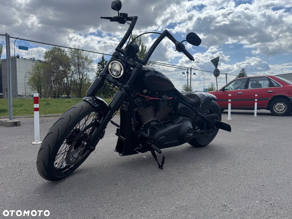 Harley-Davidson Softail Street Bob - 1