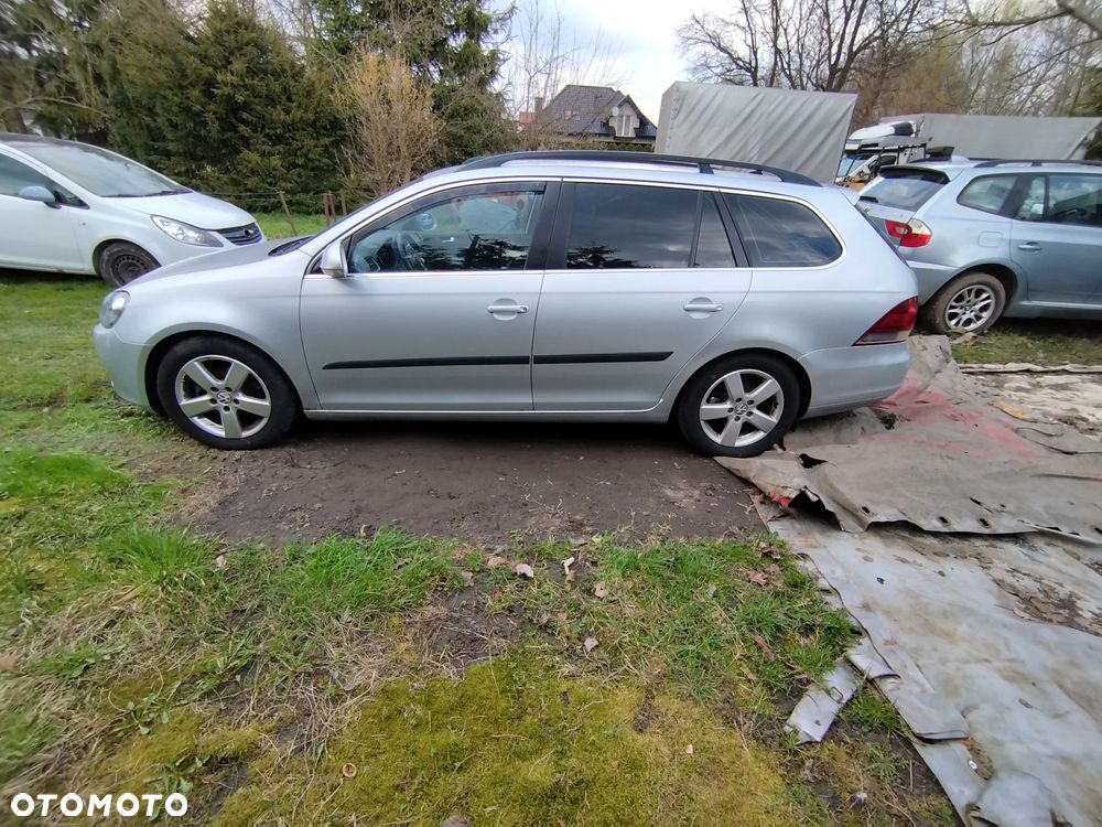 Volkswagen Golf 1.6 TDI DPF BlueMotion Technology Style - 8