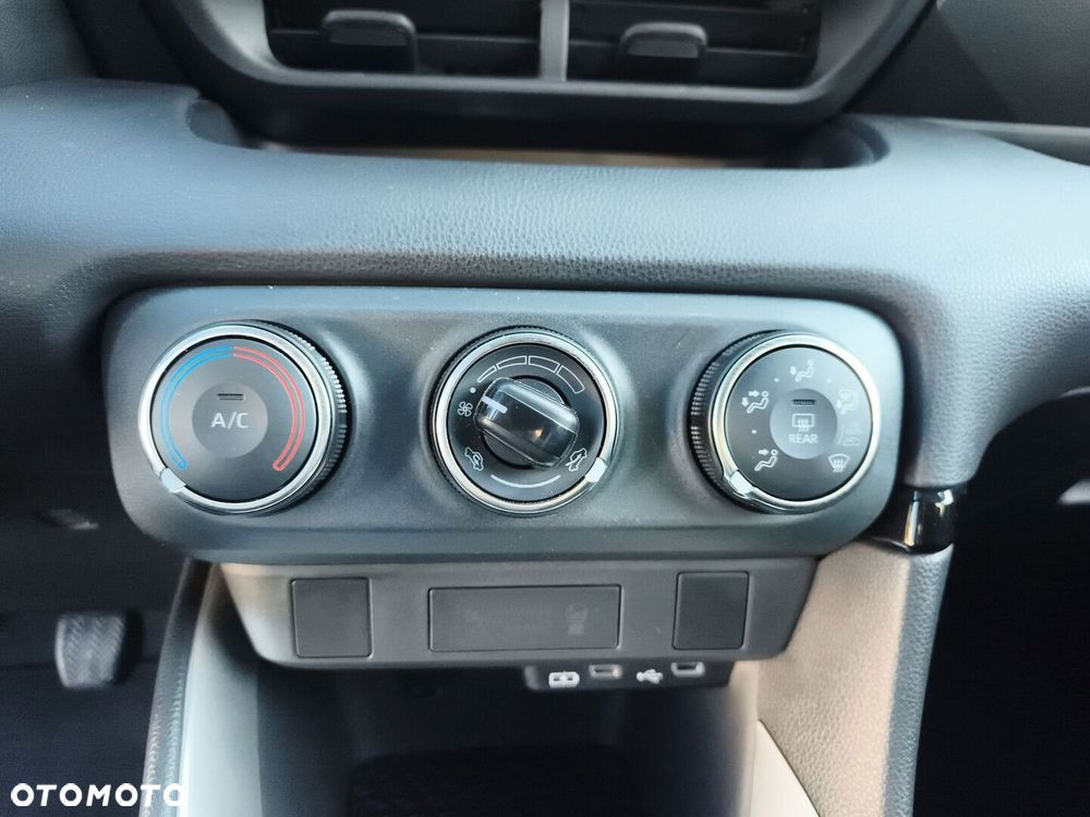 Toyota Yaris 1.5 Comfort - 24