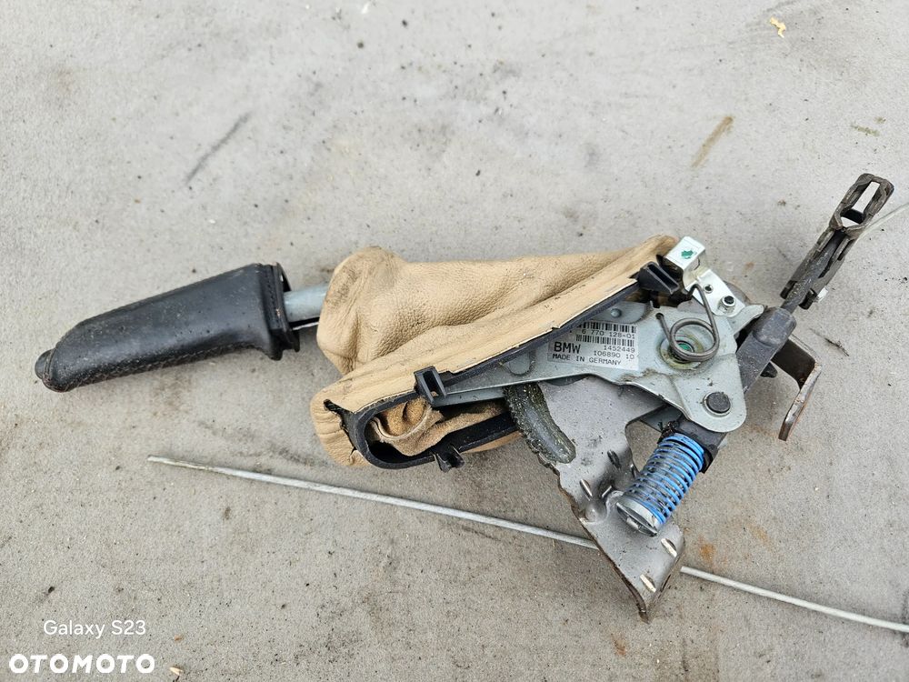 Dźwignia hamulca ręcznego mieszek BMW E60 E61 2006r 6770128 - 2