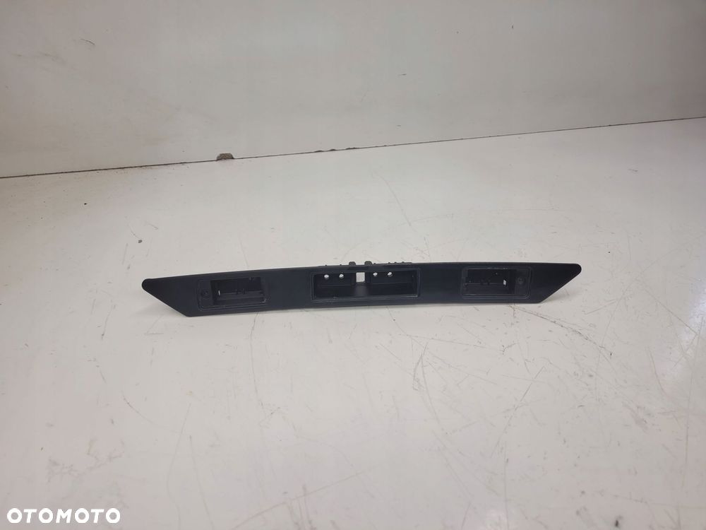 PODŚWIETLENIE OBUDOWA TABLICY AUDI A3 A4 8P4827574 - 1