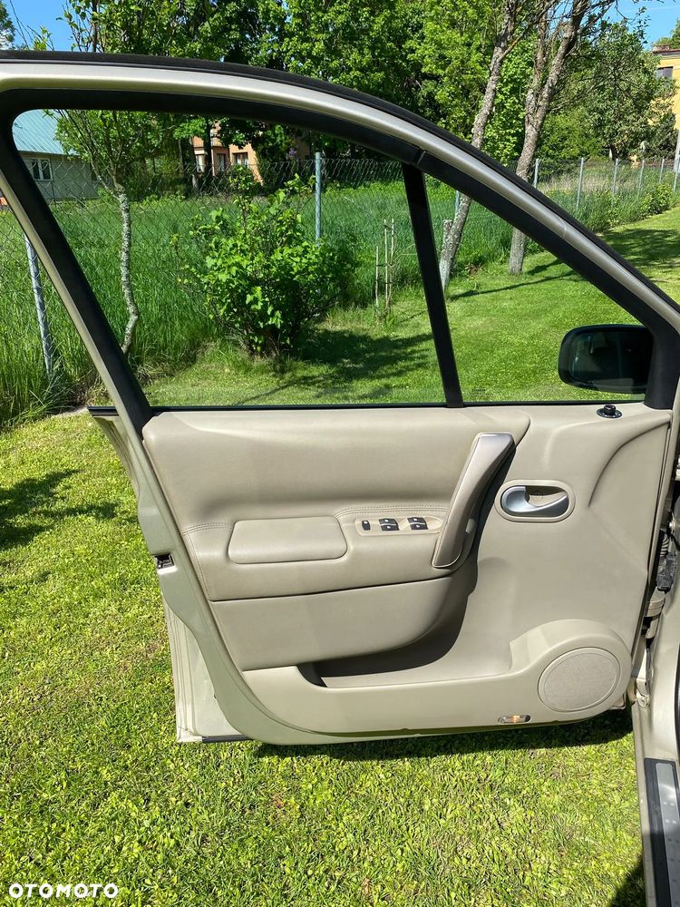 Renault Scenic 1.9 dCi Luxe Privilege - 19