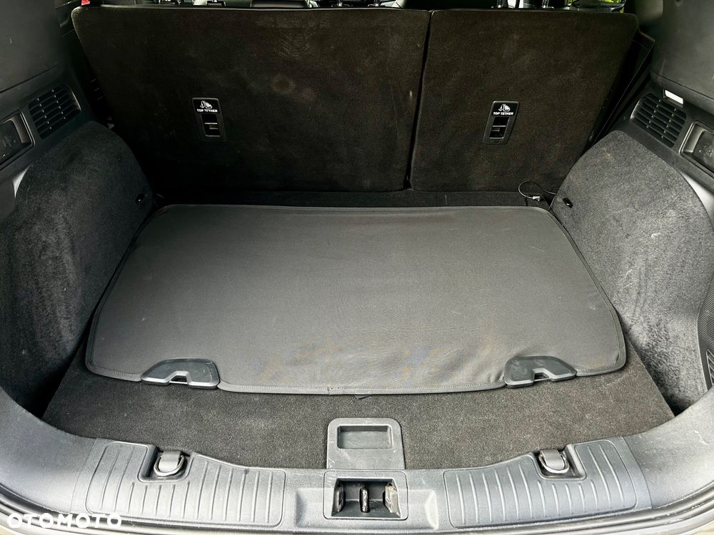 Ford Kuga 2.5P PHEV FWD ST-Line X - 29
