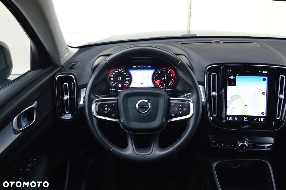 Volvo XC 40 T4 AWD Momentum Pro - 21