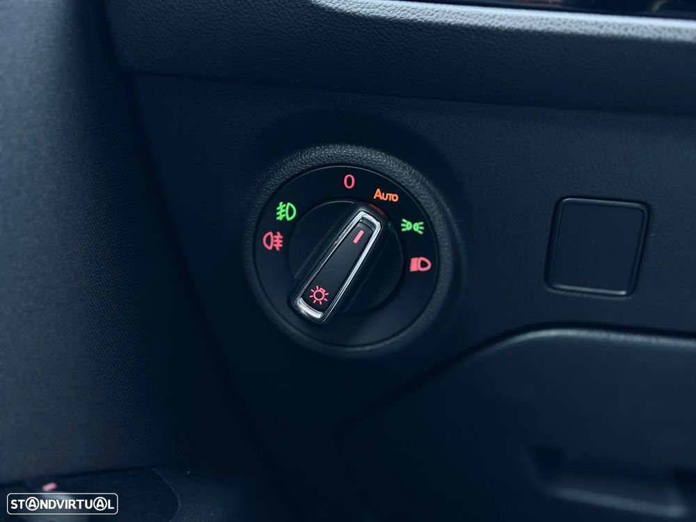 SEAT Leon ST 1.6 TDI S&S DSG Style - 16